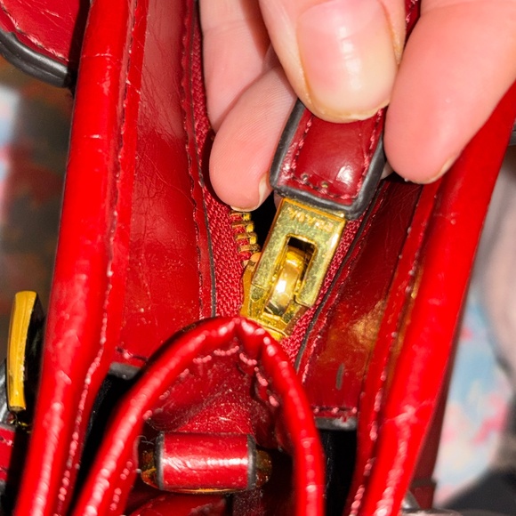 Prada BONNIE Burgundy Glossy Oil Wax Leather Medium - Picture 10 of 15